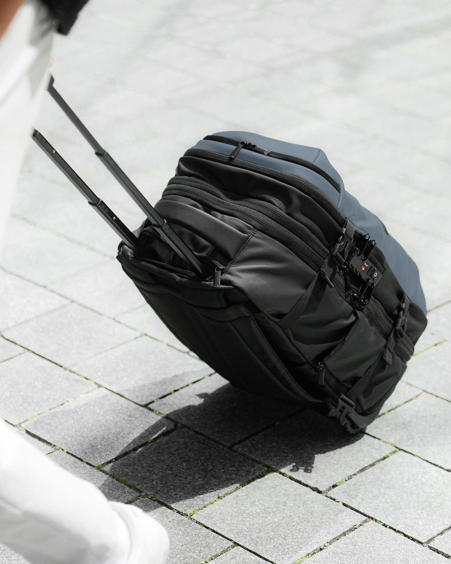 MAX (Carry-On)