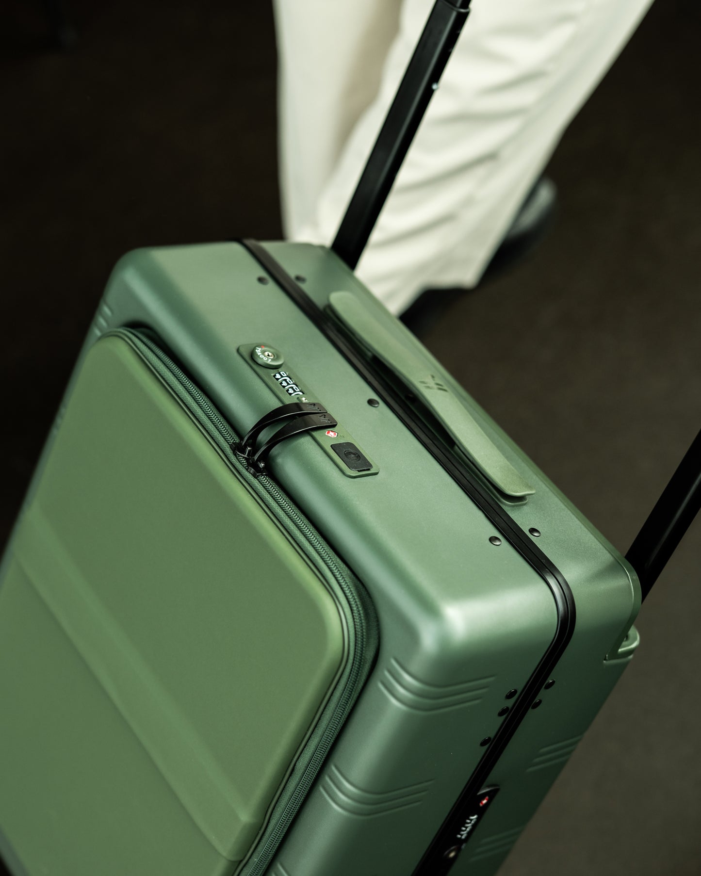 NEXT (Carry-On)