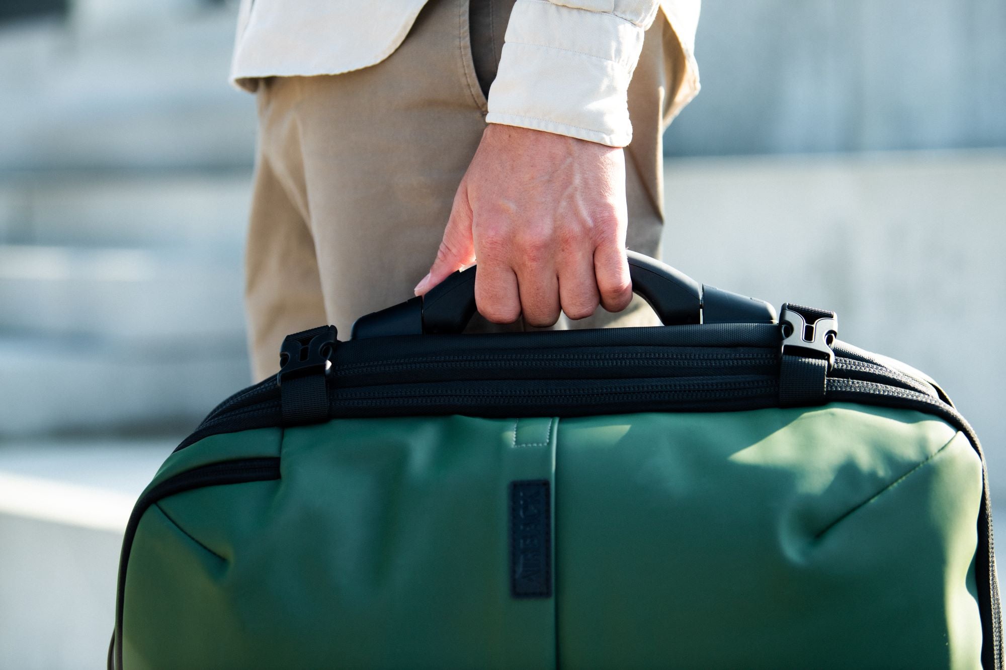 Video laden: Video of Airback Weight Handle